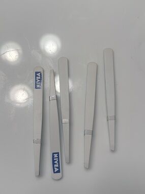 Nivea Tweezers